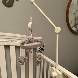 Pottery Barn Kids Knit Animal Friends White Musical Mobile w/ mobile arm